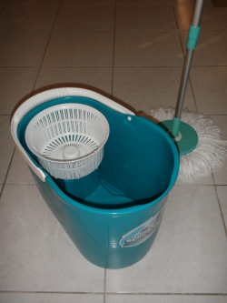 Spin & Go Touchless Mop & Wringer Cleaning System 