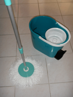 Spin & Go Touchless Mop & Wringer Cleaning System 