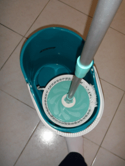 Spin & Go Touchless Mop & Wringer Cleaning System 