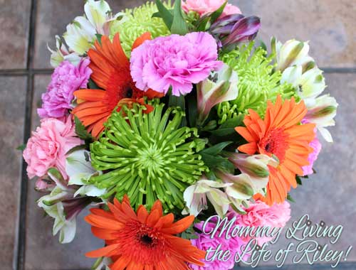 FromYouFlowers.com It's a Beautiful Day Bouquet