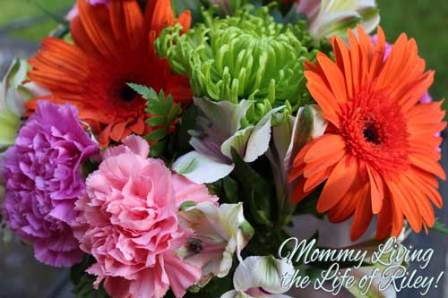 FromYouFlowers.com It's a Beautiful Day Bouquet