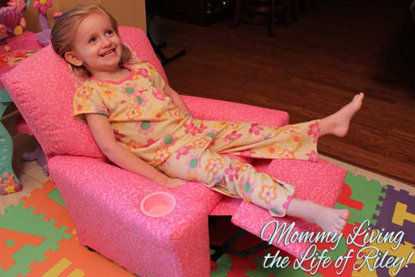 Pinkalicious Kid's Recliner with Cup Holder