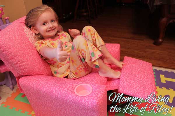 Pinkalicious Kid's Recliner with Cup Holder